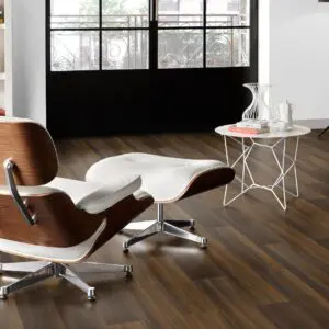 forbo allura flex – dark-twine – 1500 x 200 – in situ